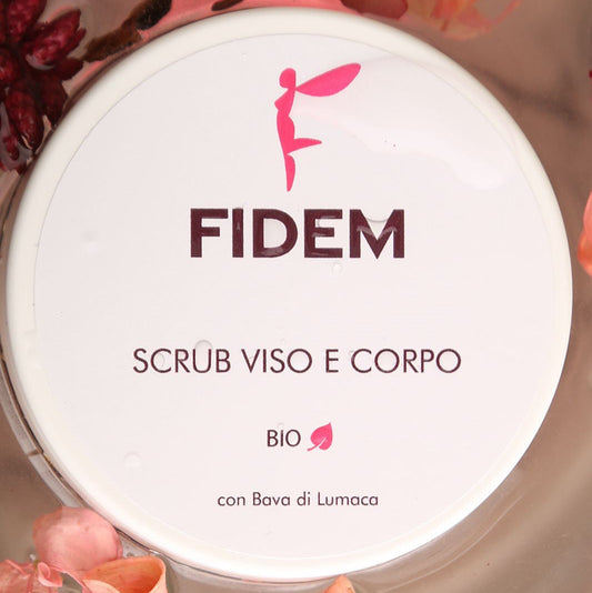 L'immagine di uno scrub viso e corpo naturale a base di bava di lumaca.